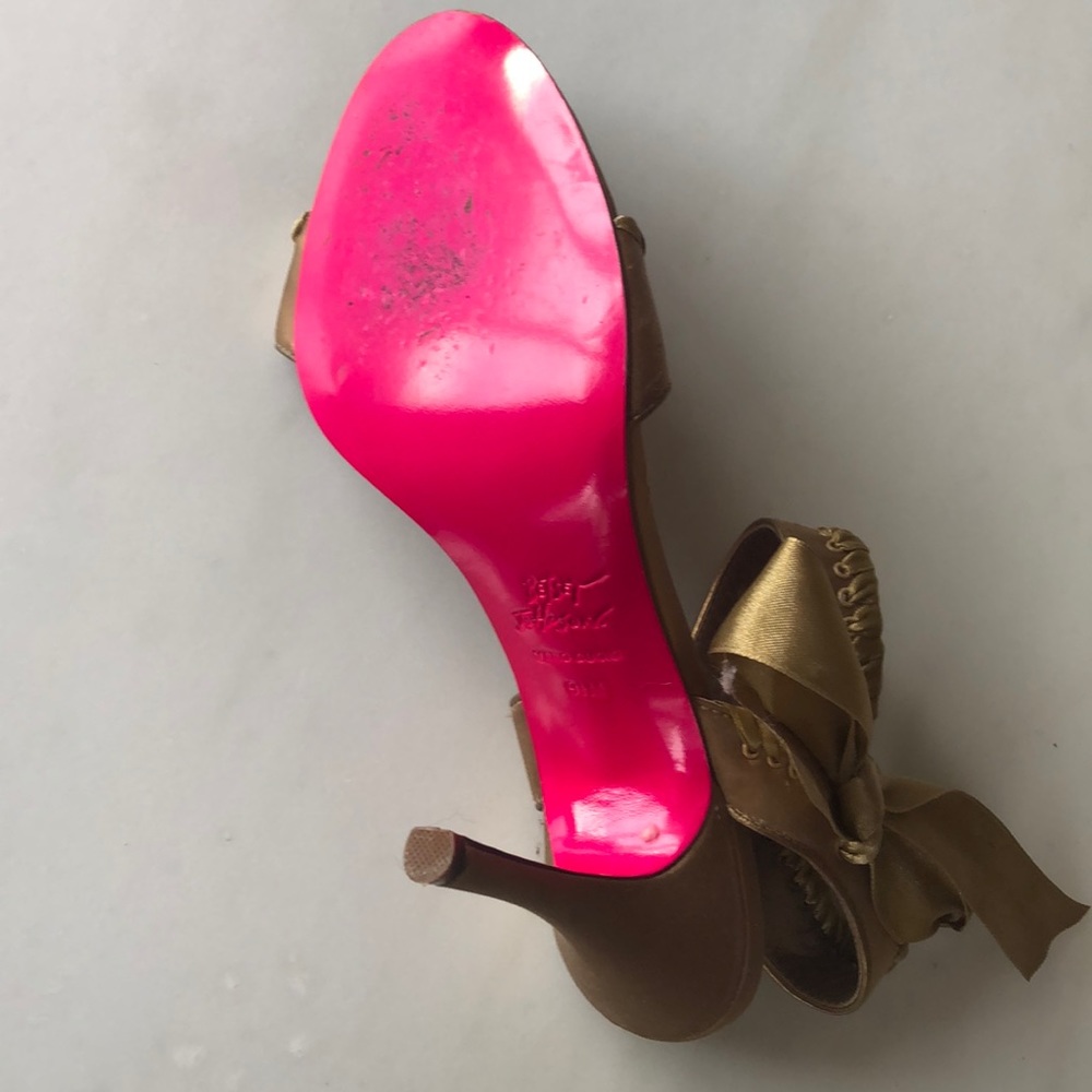 Heels - Picture 4 of 4
